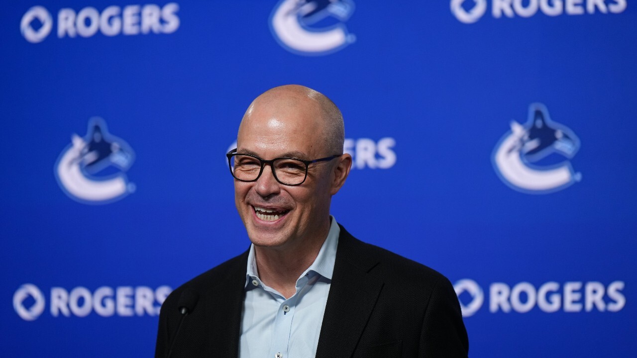 Will the Canucks be buyers or sellers at the NHL trade deadline?