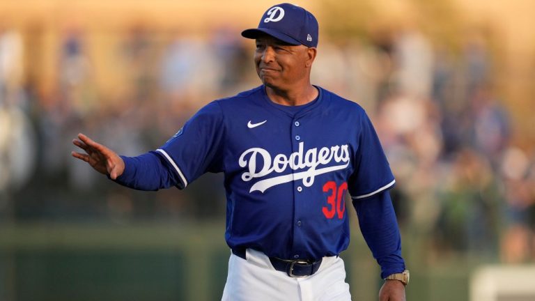 Report: Dodgers agree to record extension with manager Dave Roberts -  Sportsnet.ca