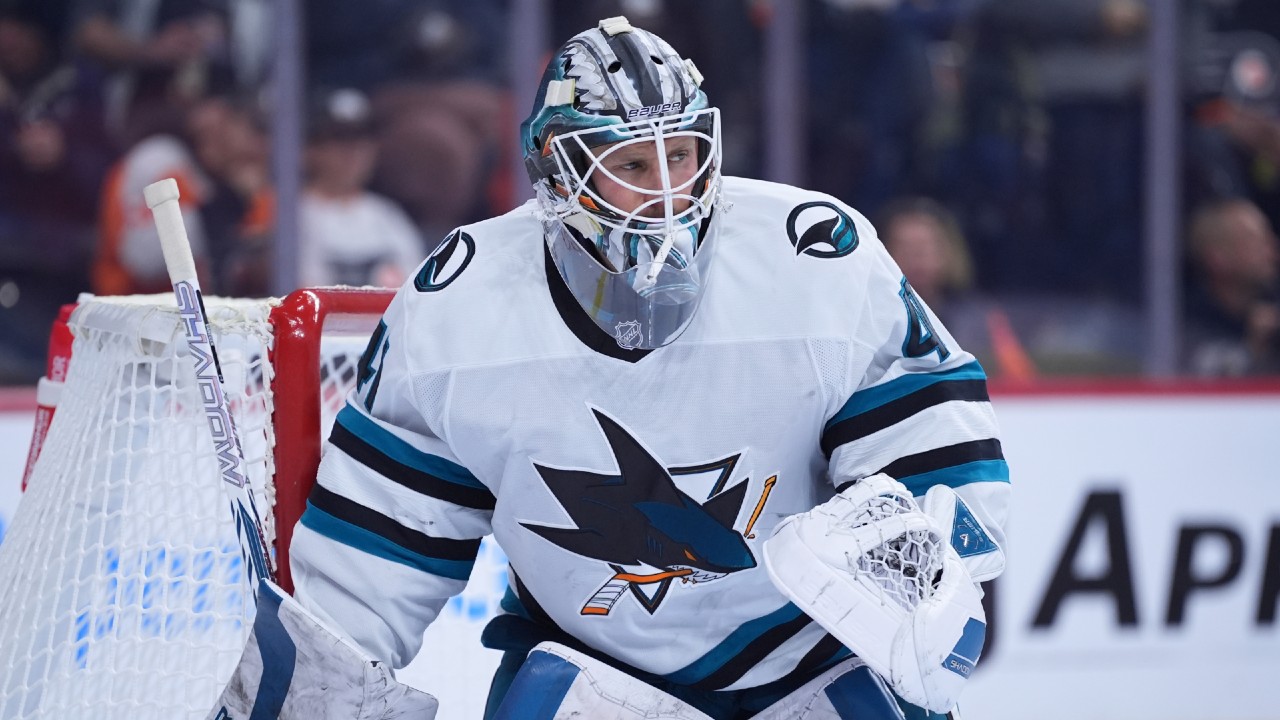 Panthers acquire goaltender Vitek Vanecek from Sharks