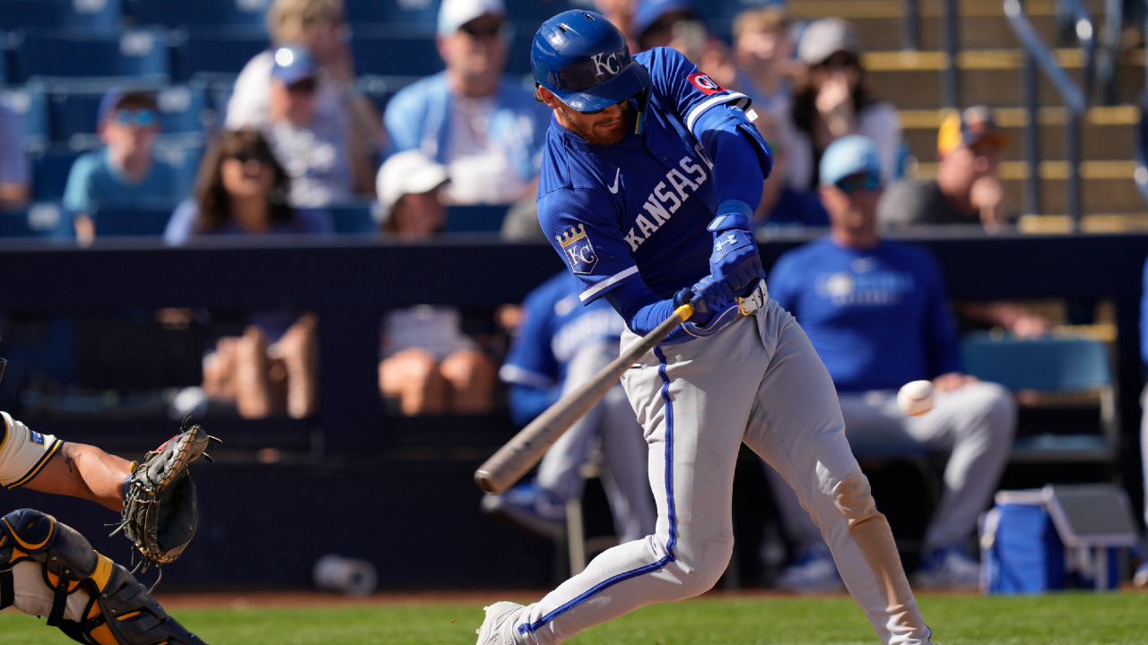 Royals’ Bobby Witt Jr. exits vs. Mariners after being hit by pitch