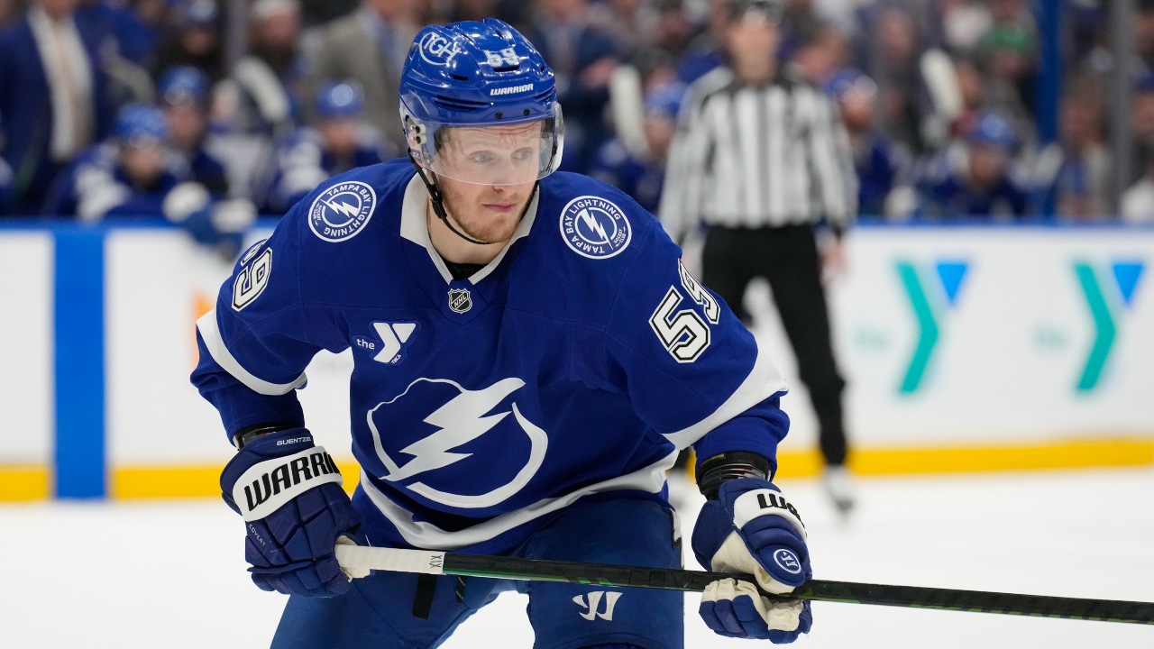 Guentzel, Bjorkstrand lead way as Lightning rally past Sabres